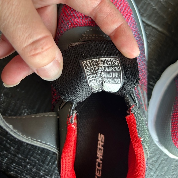 Like New Skechers sneakers - Picture 6 of 7
